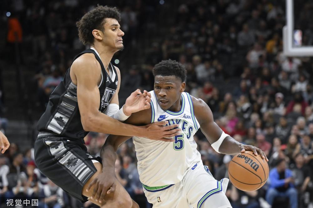 西及其队友 西及其队友