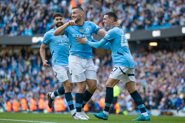 那不勒斯必 那不勒斯必