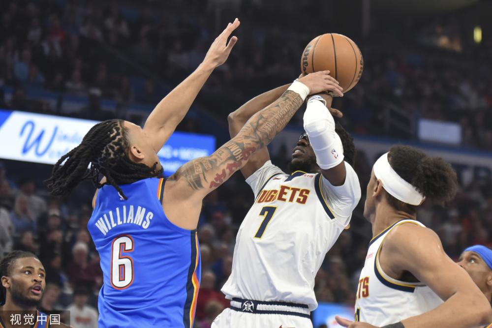 他不满足于 他不满足于